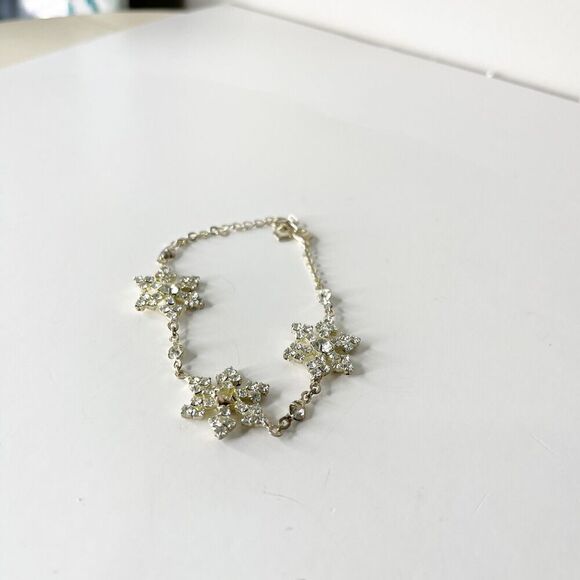 Vintage Avon Bracelet Silver Tone Rhinestone Snowflake Chain Holiday Christmas - Picture 3 of 16